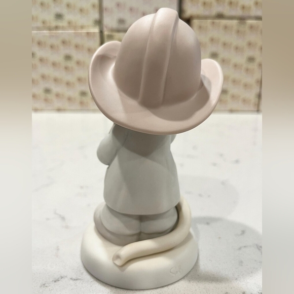 Precious Moments "Love Rescued Me" figurine 5.5" - Picture 3 of 5